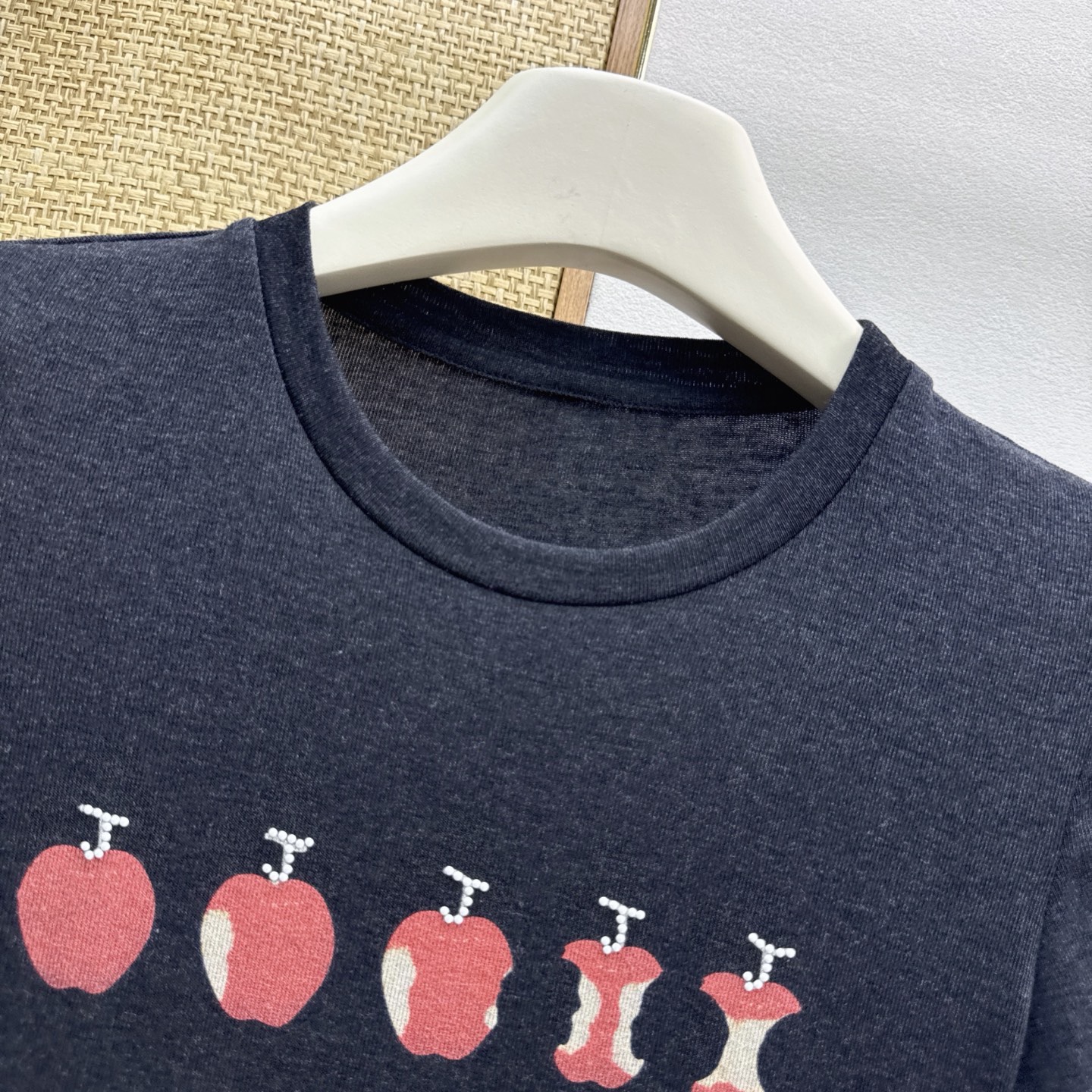Women's short sleeves